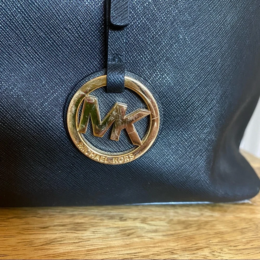 Women’s Michael Kors classic black leather tote handbag